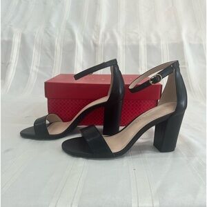 Kelly & Katie Black Healed Sandals Size 6.5